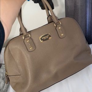 Micheal Kors purse 👜